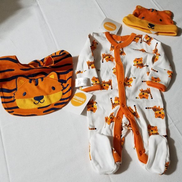 Gymboree Little Roar Newborn Sleeper, hat & bib set NWT